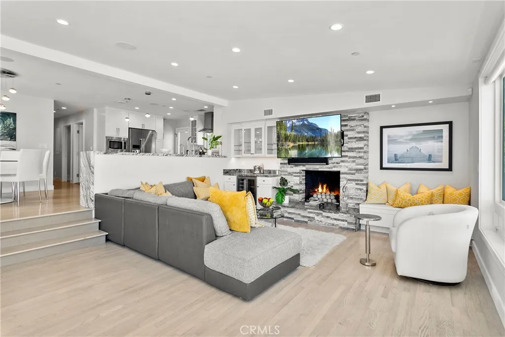 166 Fairview Street, Laguna Beach, California 92651, ,Residential Income,For Sale,Fairview,LG24114947