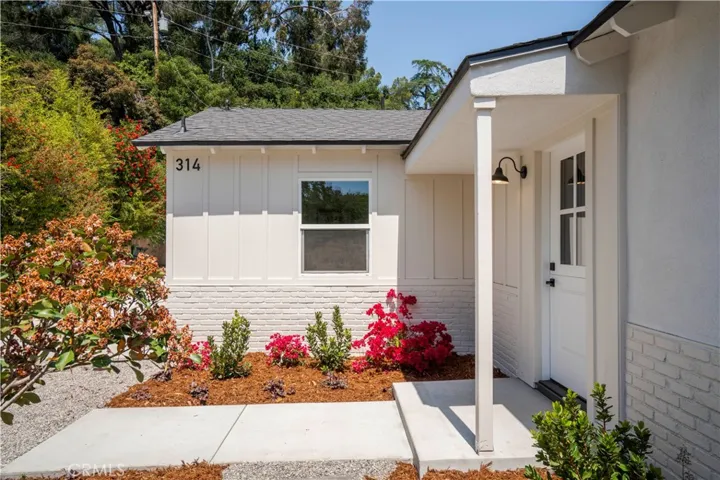 314 Foothill Avenue, Sierra Madre, California 91024