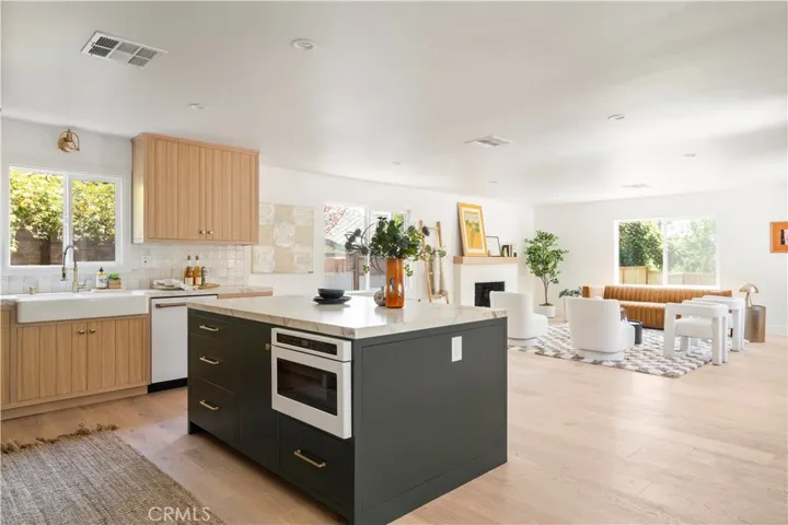 314 Foothill Avenue, Sierra Madre, California 91024