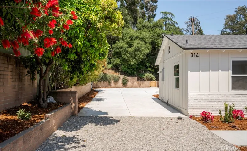 314 Foothill Avenue, Sierra Madre, California 91024