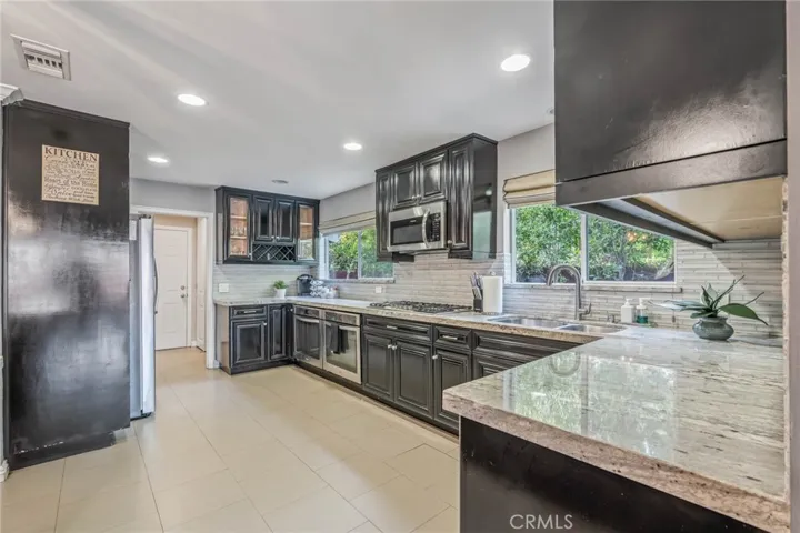 4716 Mary Ellen Avenue, Sherman Oaks, California 91423