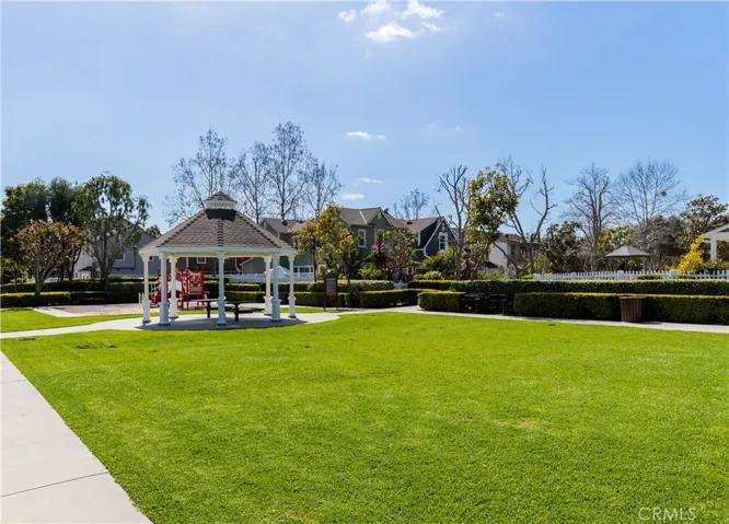 Wycliffe Village has 3 neighborhood parks, including the tot lot known as the "fire engine park", a large park with a baseball field and large gazebo, and a 3rd park next to the neighborhood pool, "Creighton Plunge"