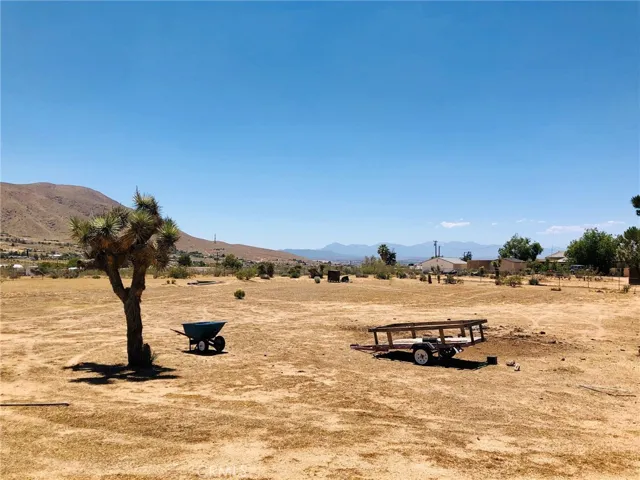 9887 Bella Vista Street, Apple Valley, California 92308