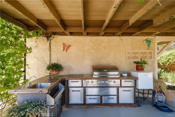 9887 Bella Vista Street, Apple Valley, California 92308