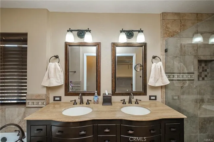 9887 Bella Vista Street, Apple Valley, California 92308