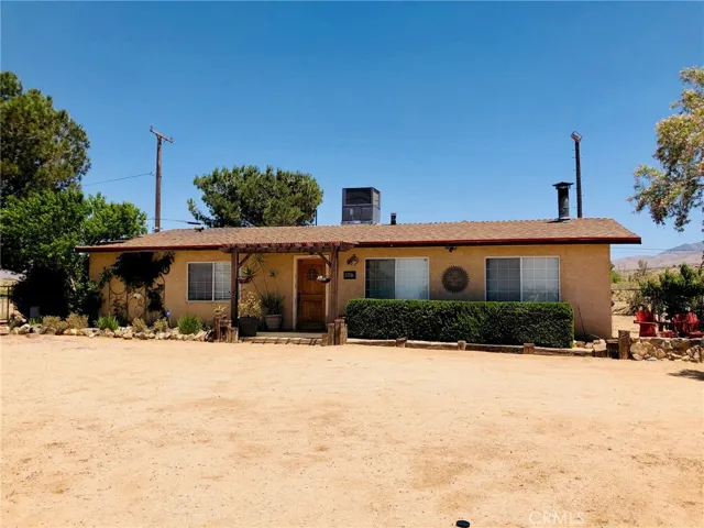 9887 Bella Vista Street, Apple Valley, California 92308