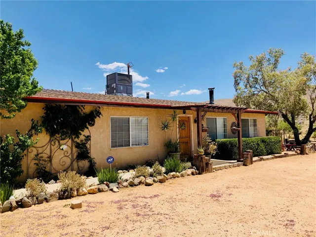 9887 Bella Vista Street, Apple Valley, California 92308