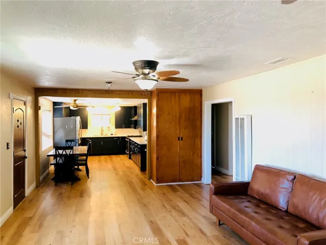 9887 Bella Vista Street, Apple Valley, California 92308