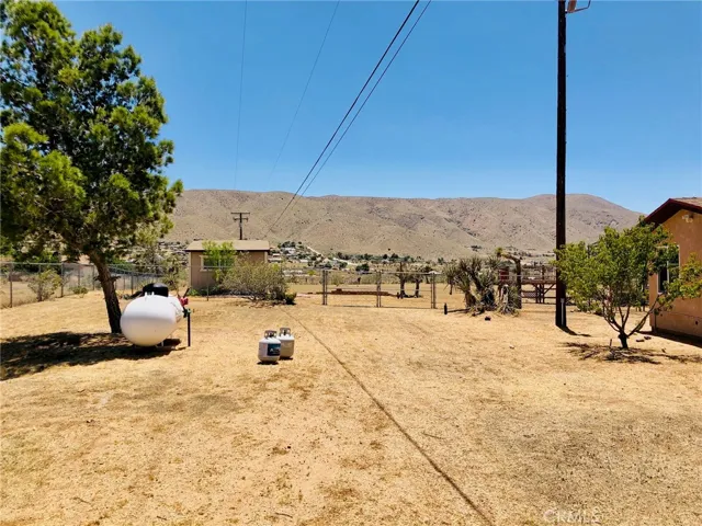9887 Bella Vista Street, Apple Valley, California 92308