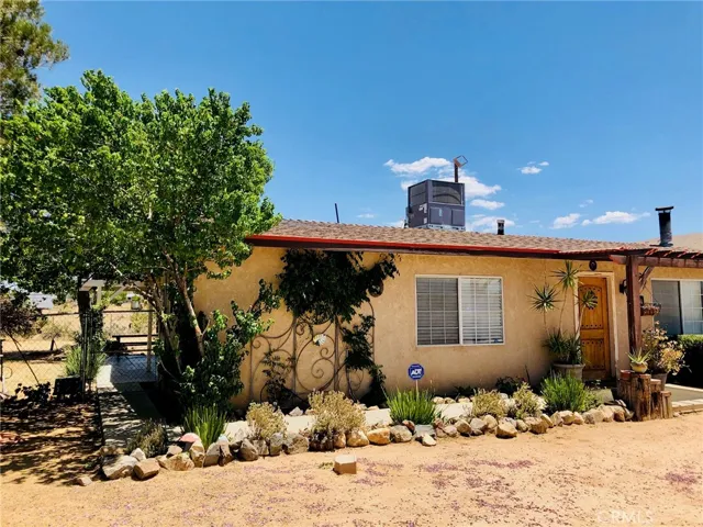 9887 Bella Vista Street, Apple Valley, California 92308