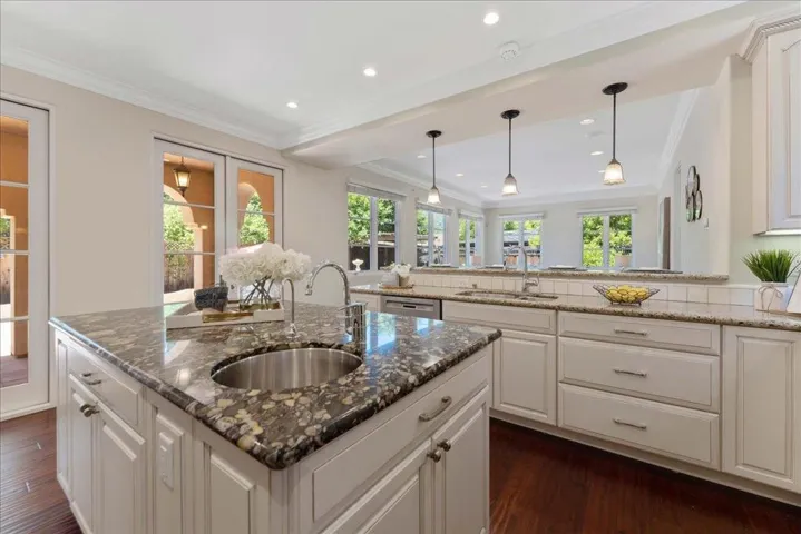 891 Marshall Drive, Palo Alto, California 94303