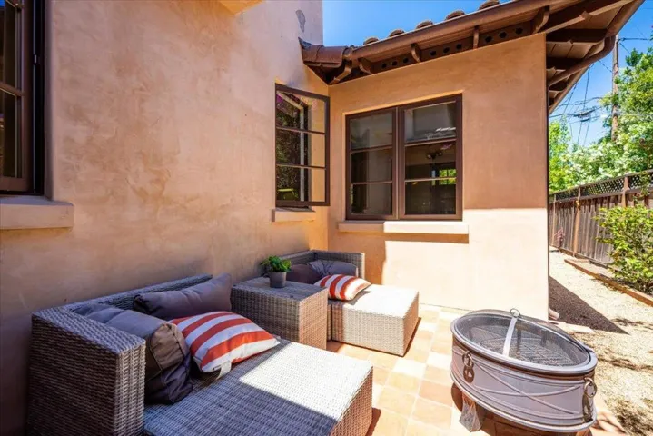 891 Marshall Drive, Palo Alto, California 94303