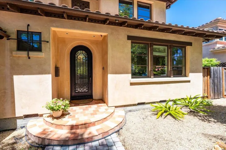 891 Marshall Drive, Palo Alto, California 94303