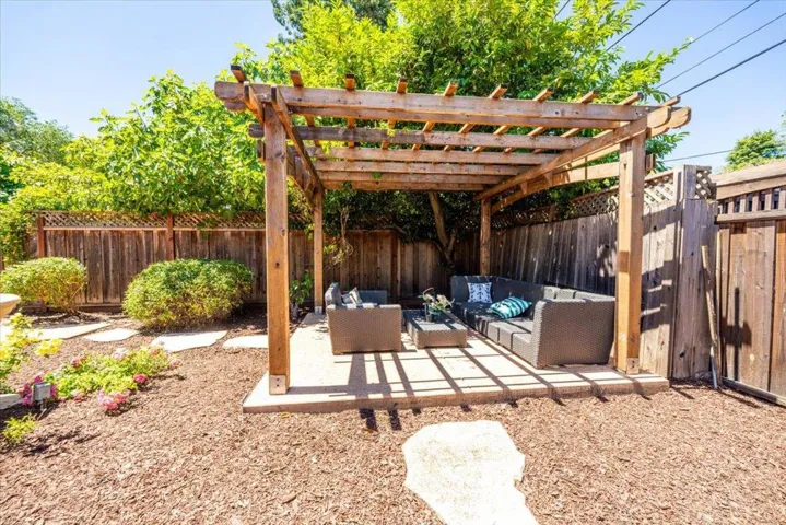891 Marshall Drive, Palo Alto, California 94303
