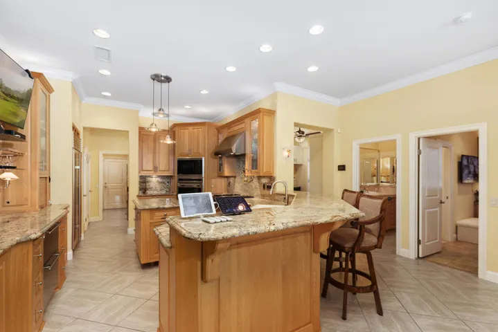 75723 Heritage - Kitchen