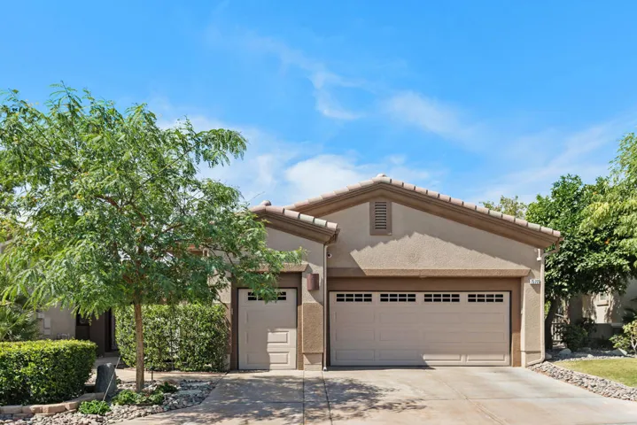 75723 Heritage - Front Street View