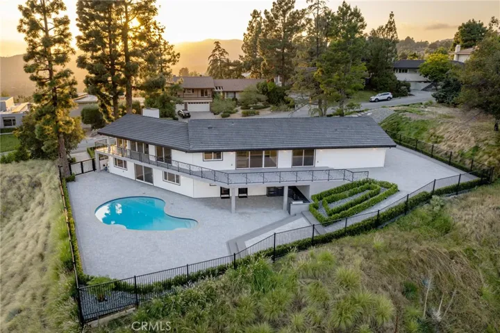 481 Starlight Crest Drive, La Canada Flintridge, California 91011
