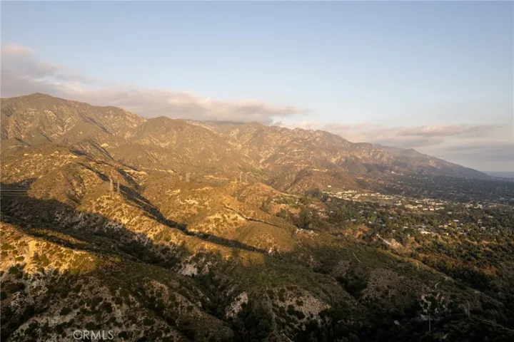 481 Starlight Crest Drive, La Canada Flintridge, California 91011