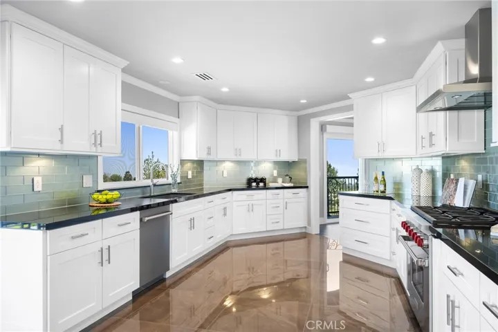 481 Starlight Crest Drive, La Canada Flintridge, California 91011