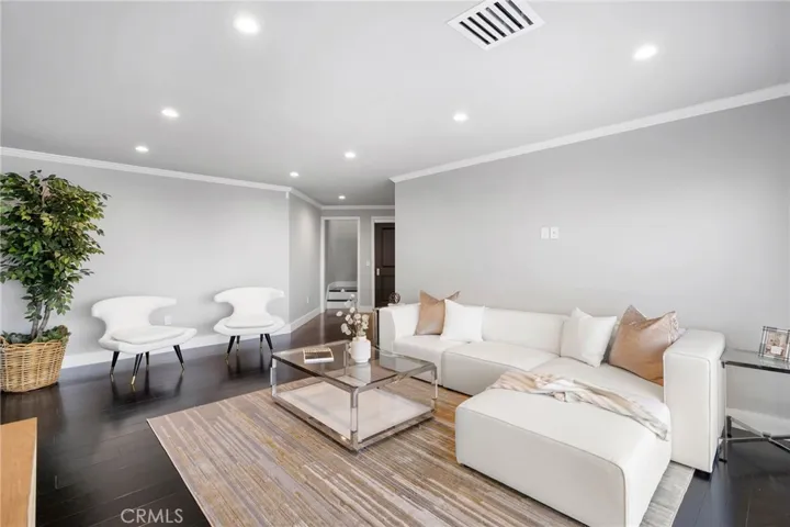 481 Starlight Crest Drive, La Canada Flintridge, California 91011