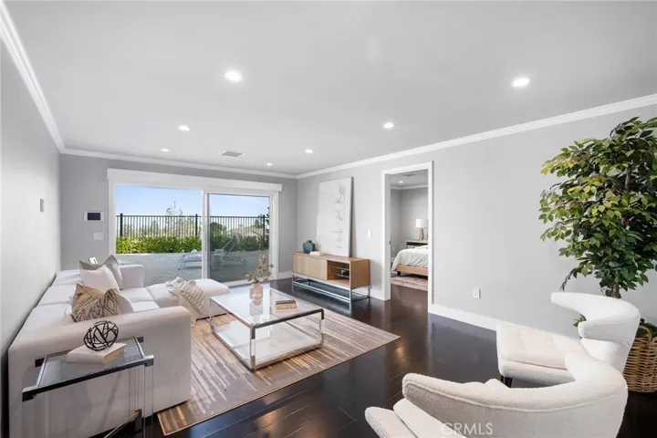 481 Starlight Crest Drive, La Canada Flintridge, California 91011