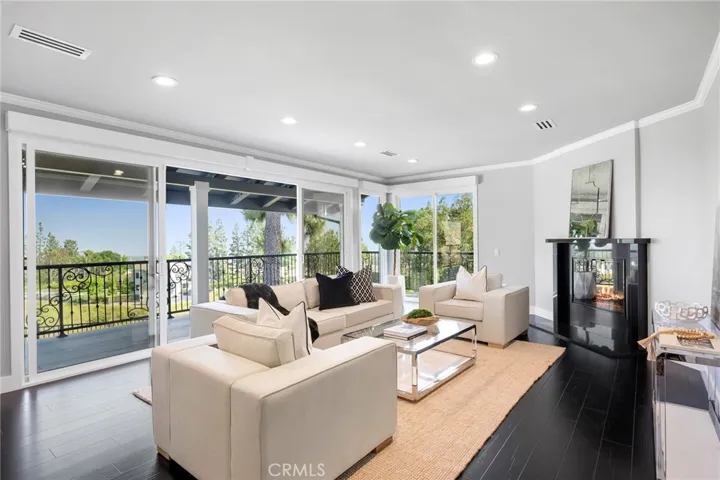 481 Starlight Crest Drive, La Canada Flintridge, California 91011