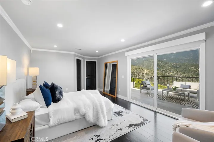 481 Starlight Crest Drive, La Canada Flintridge, California 91011
