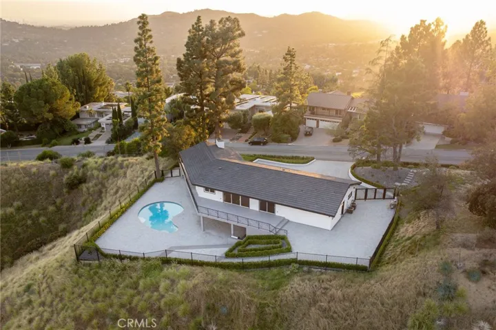 481 Starlight Crest Drive, La Canada Flintridge, California 91011