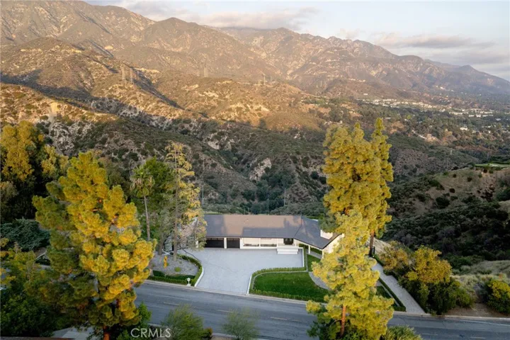 481 Starlight Crest Drive, La Canada Flintridge, California 91011