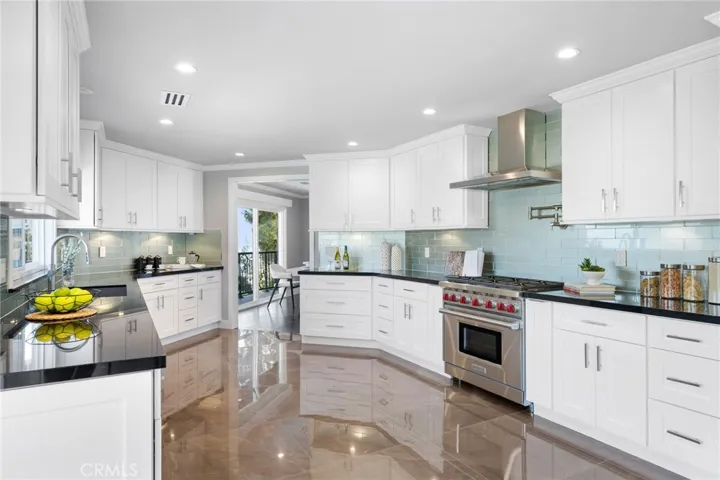 481 Starlight Crest Drive, La Canada Flintridge, California 91011