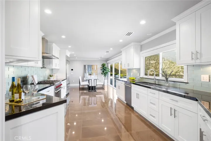481 Starlight Crest Drive, La Canada Flintridge, California 91011
