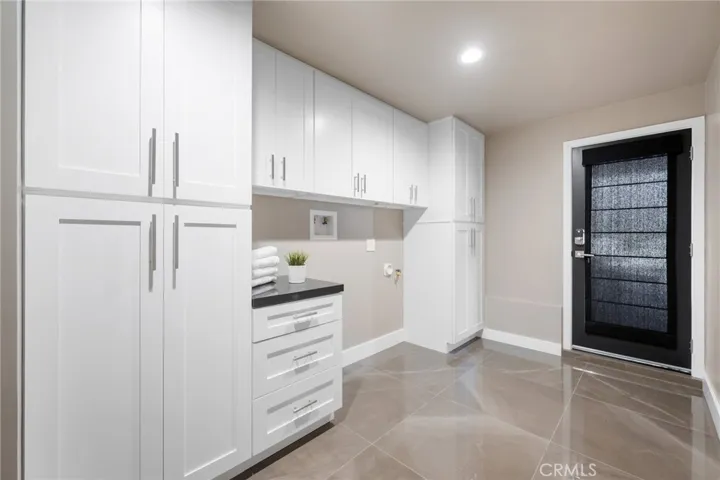 481 Starlight Crest Drive, La Canada Flintridge, California 91011