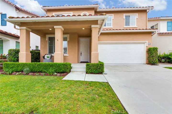 Beautiful Single Family Residence in West Irvine with 2 Car Garage