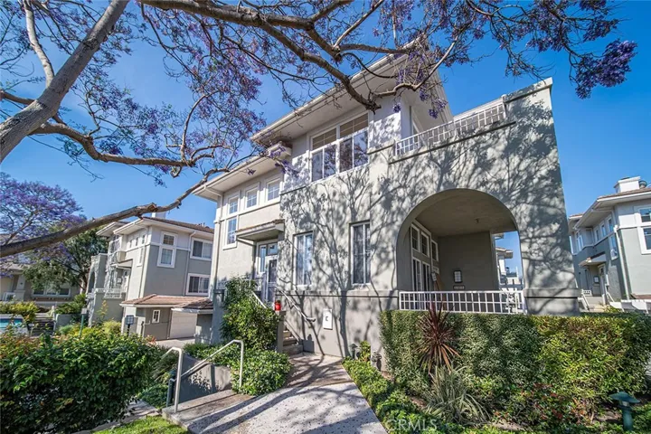 18061 Joyful Lane 205, Huntington Beach, California 92648