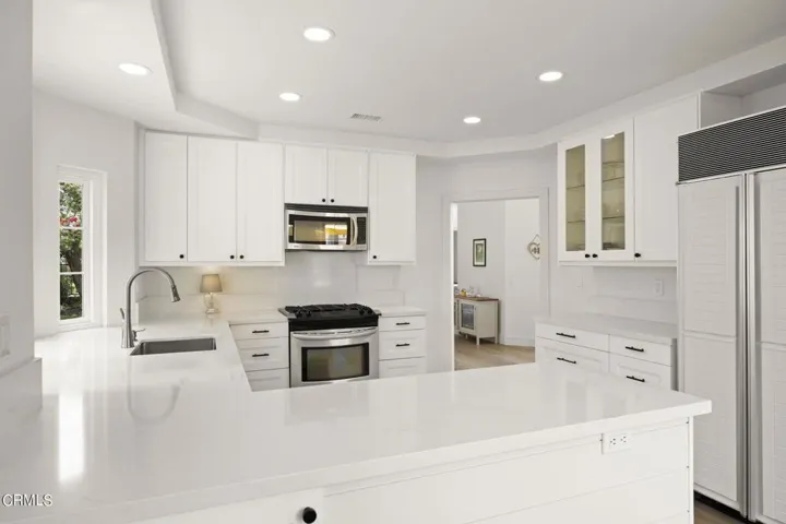 30-web-or-mls-UpmarketMedia_2205Bermuda-