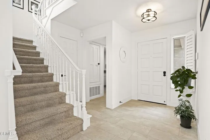 13-web-or-mls-UpmarketMedia_2205Bermuda-