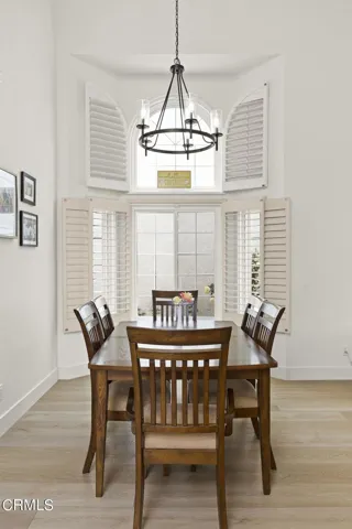 17-web-or-mls-UpmarketMedia_2205Bermuda-