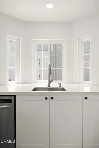 32-web-or-mls-UpmarketMedia_2205Bermuda-