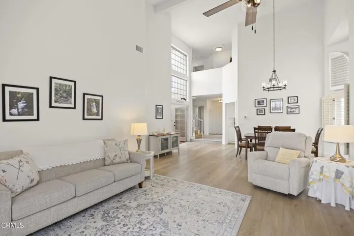 24-web-or-mls-UpmarketMedia_2205Bermuda-