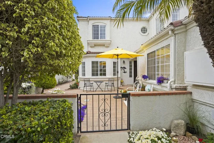 6-web-or-mls-UpmarketMedia_2205Bermuda-1