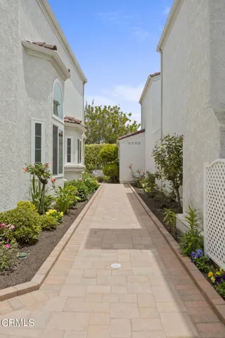 69-web-or-mls-UpmarketMedia_2205Bermuda-