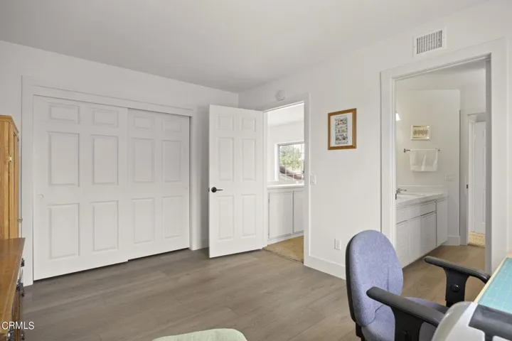 56-web-or-mls-UpmarketMedia_2205Bermuda-