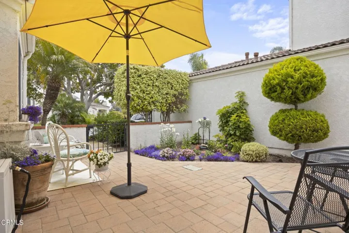 10-web-or-mls-UpmarketMedia_2205Bermuda-