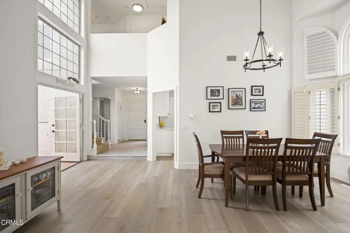 15-web-or-mls-UpmarketMedia_2205Bermuda-