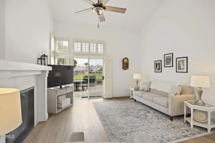 28-web-or-mls-UpmarketMedia_2205Bermuda-