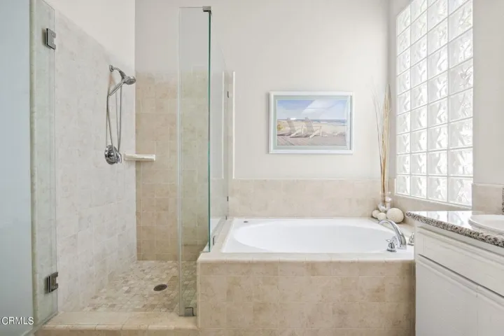 49-web-or-mls-UpmarketMedia_2205Bermuda-