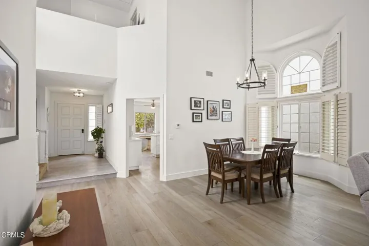 14-web-or-mls-UpmarketMedia_2205Bermuda-