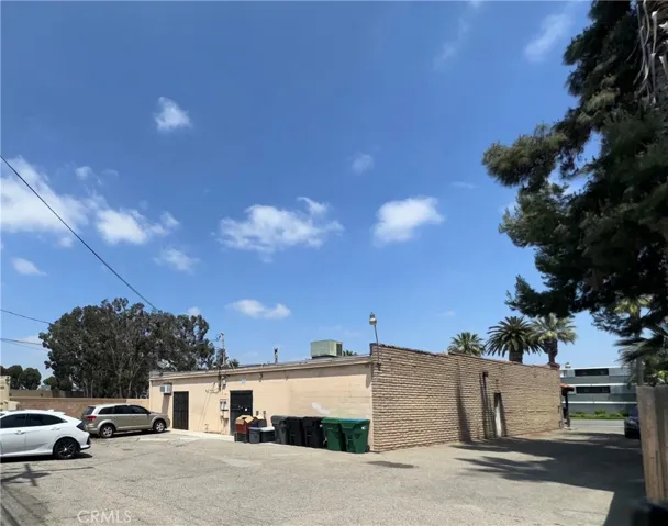 Back of Building & Back Common Parking Area