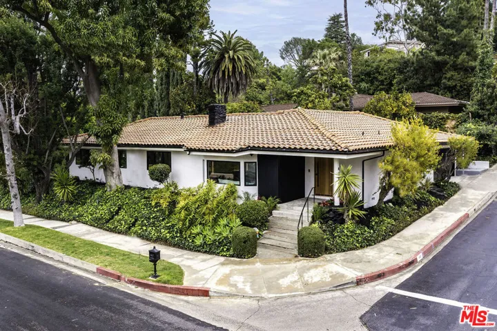 4301 Bergamo Drive, Encino, California 91436