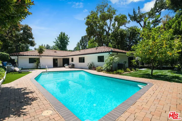 4301 Bergamo Drive, Encino, California 91436
